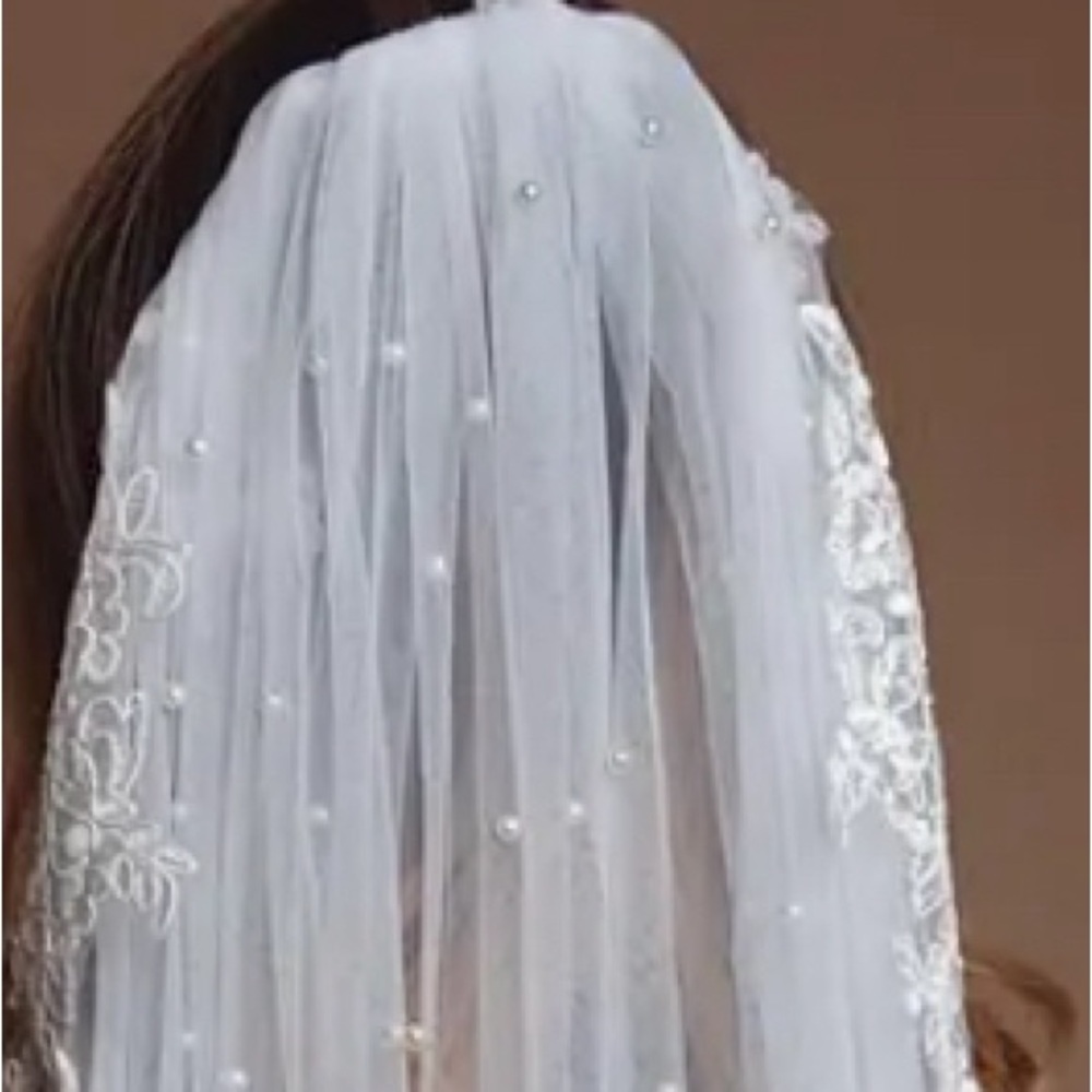White 40” veil with Pearls